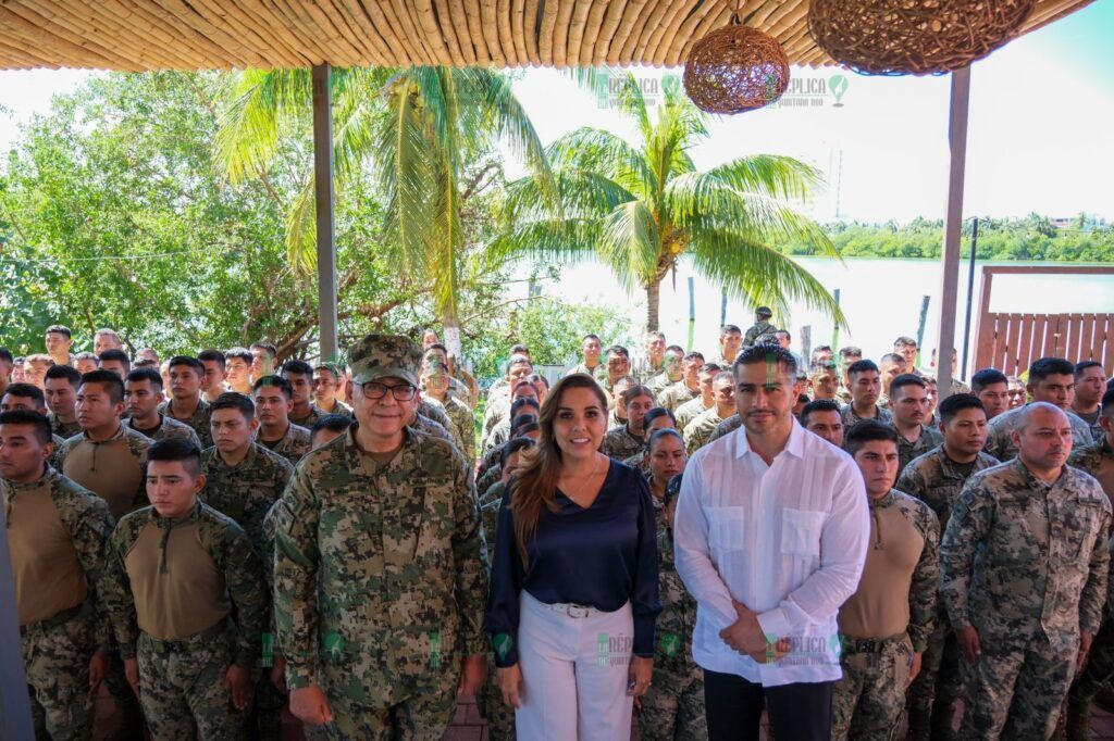 Secretario de SSPC, Omar García Harfuch y el Secretario de Marina, Almirante Raymundo Pedro Morales Ángeles, presentan la Estrategia Nacional de Seguridad en Quintana Roo a Mara Lezama