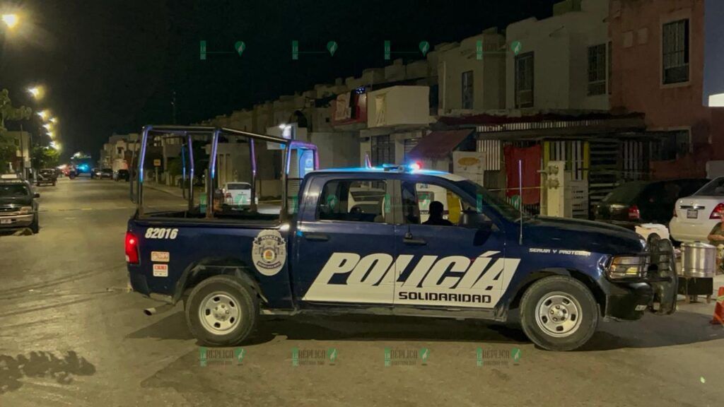 Balean fachada de un minisúper en el fraccionamiento Villas del Sol