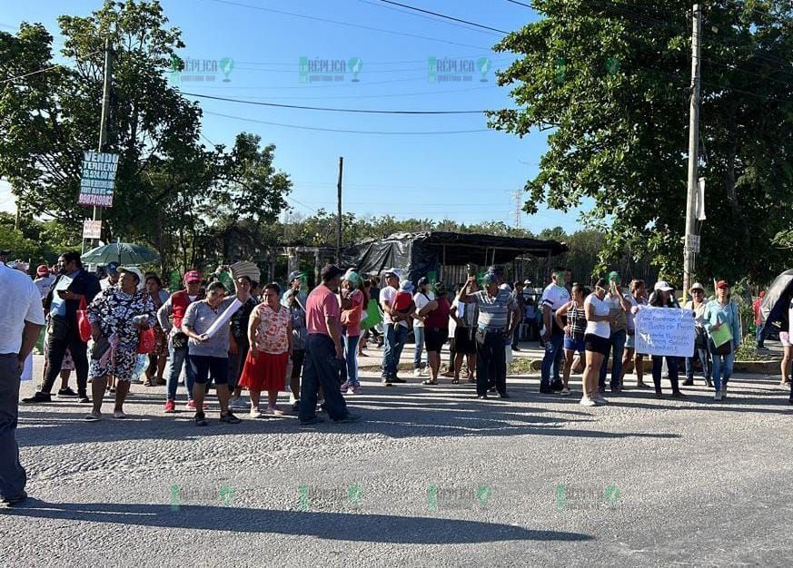 Mantienen bloqueo parcial en la avenida López Portillo, ante falta de acuerdos