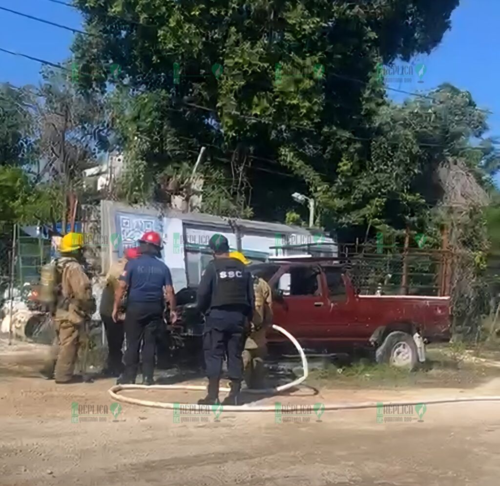 Se incendia auto en la colonia Andrés Manuel López Obrador de Tulum; se presume que fue intencional