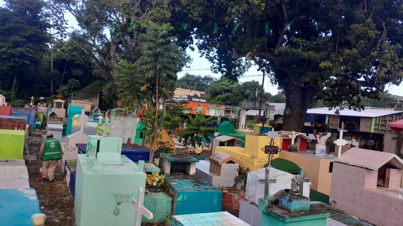 Los panteones de Puerto Morelos y Leona Vicario, prácticamente listos para los días de muertos