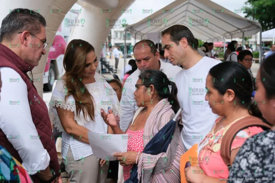 Recorre y supervisa Mara Lezama la atención que se da a las personas en la caravana Salud para Tod@s en Tulum