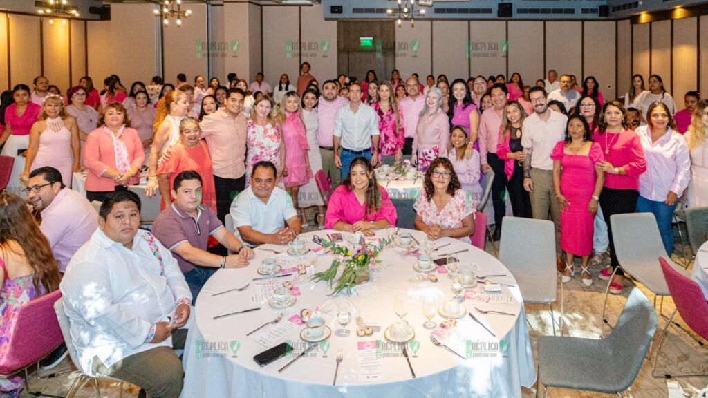 Diego Castañón Trejo, presidente municipal de Tulum, encabeza Desayuno Rosa en apoyo a la lucha contra el cáncer de mama