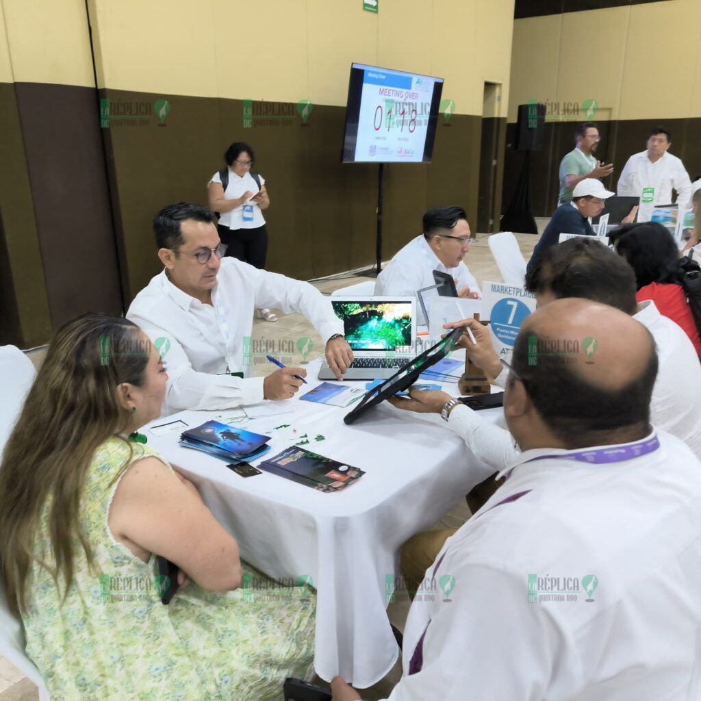 Destacada participación de Puerto Morelos en la Feria De Turismo de Aventura