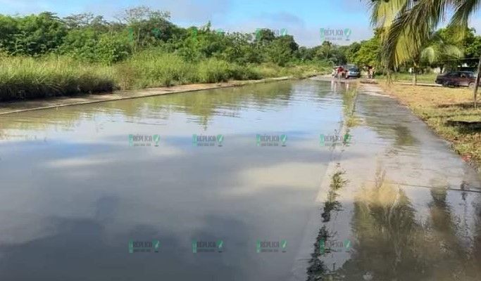 Se anegan accesos a Campos del Recuerdo de Chetumal