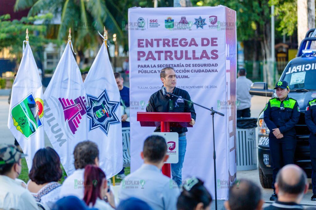 Diego Castañón entrega 15 nuevas y equipadas patrullas a la SSYPC de Tulum