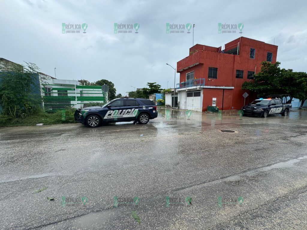 Disparan contra vehículo de director municipal en Playa del Carmen