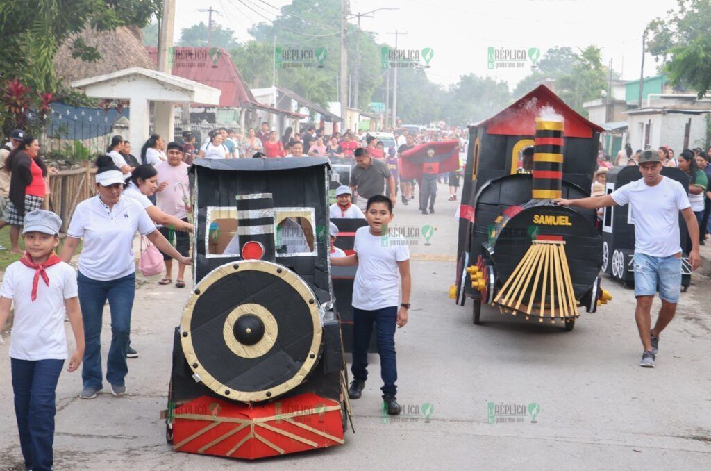 Preside Blanca Merari los desfiles de Aniversario de la Revolución en Puerto Morelos y Leona Vicario