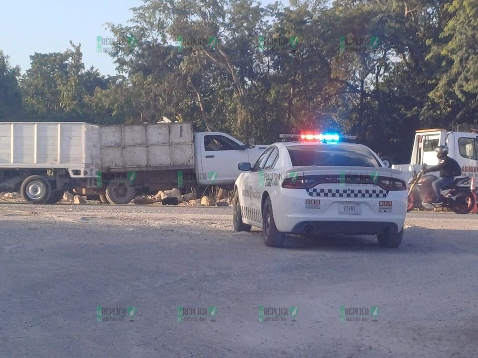 Muere taxista al chocar contra camión en libramiento Mérida-Cancún