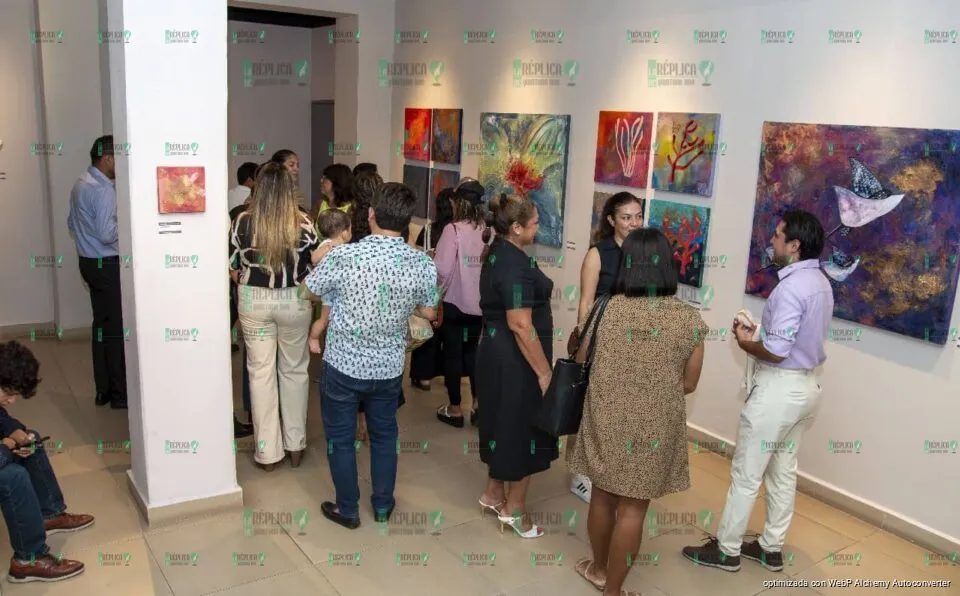 Inaugura FPMC la exposición “Bioluminiscencia” de la cozumeleña Michelle González