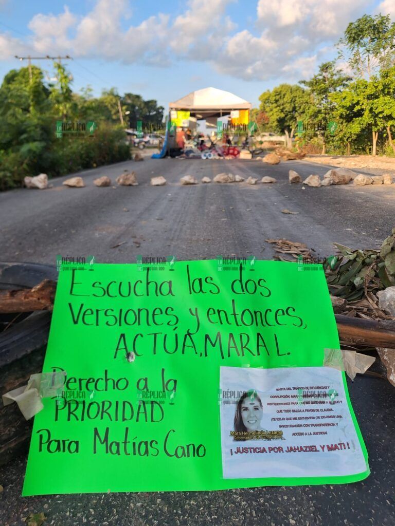 Bloquean carretera Cancún-Mérida por disputa de custodia de menor