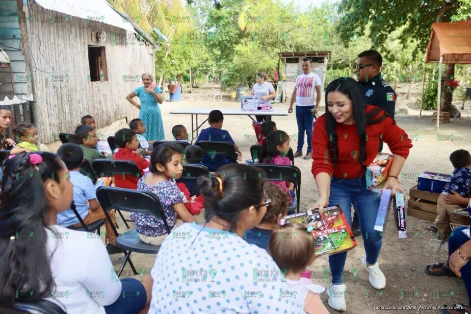 Blanca Merari encabeza festivales navideños en Delirios, Central Vallarta, la Zona Agrícola y Coquitos