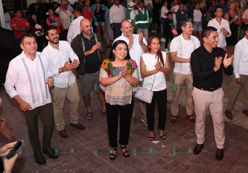 Celebra Puerto Morelos Reyes Magos con mega rosca y cierra con gran baile el noveno aniversario del municipio