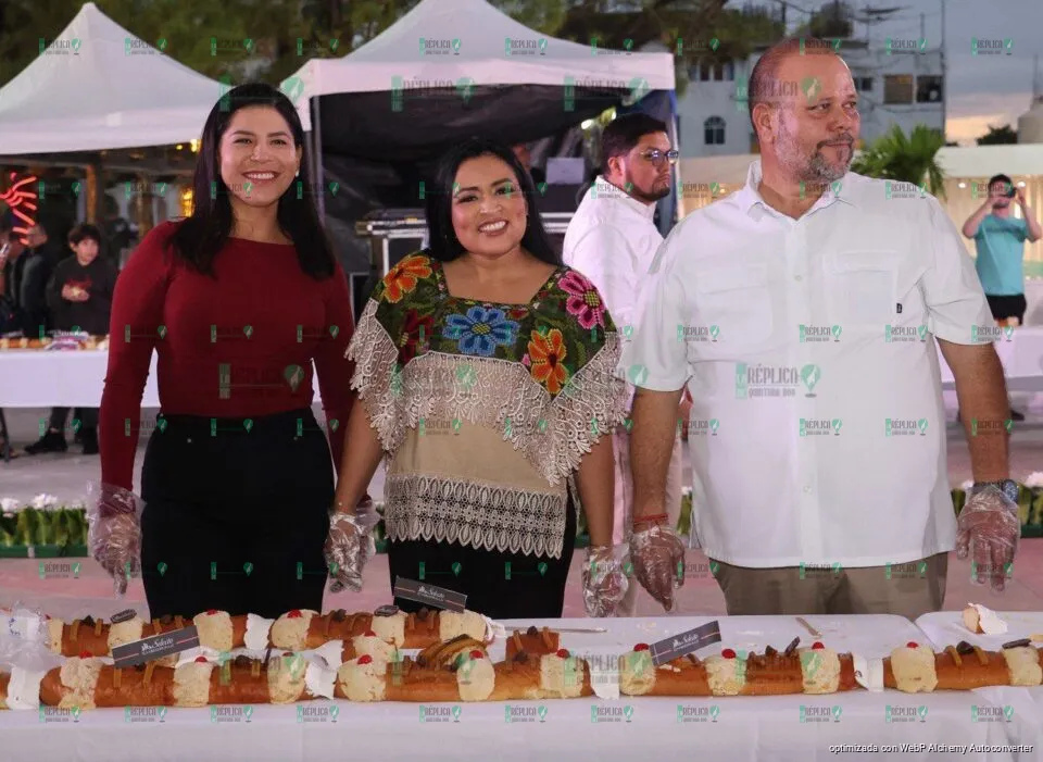 Celebra Puerto Morelos Reyes Magos con mega rosca y cierra con gran baile el noveno aniversario del municipio