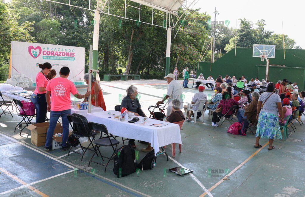 Pone en marcha Blanca Merari la primera Feria de Servicios Integrales del año en Puerto Morelos