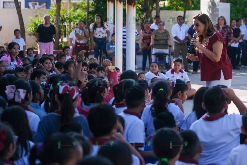 Después de 16 años de creación, Mara Lezama anuncia domo nuevo en primaria “Amado Nervo” en Cancún