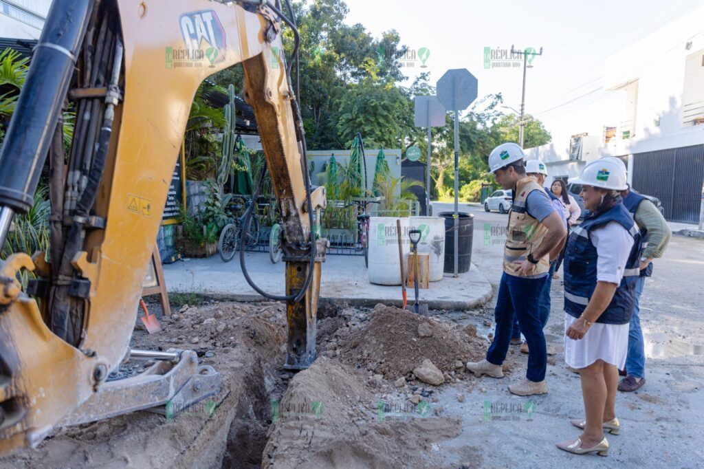 Diego Castañón destaca primera etapa del drenaje sanitario en la colonia Veleta