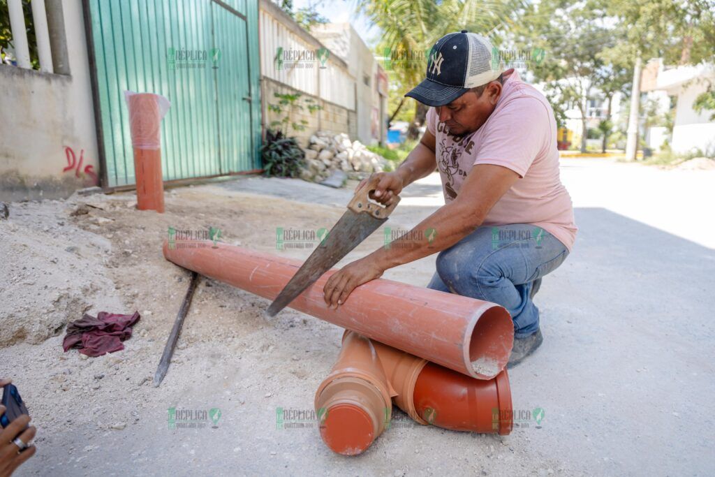 Colonia Ejido de Tulum, contará con drenaje sanitario de calidad: Diego Castañón