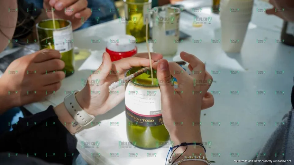 Impulsa IQJ la cultura del reciclaje en el “Mercado tucán del amor”