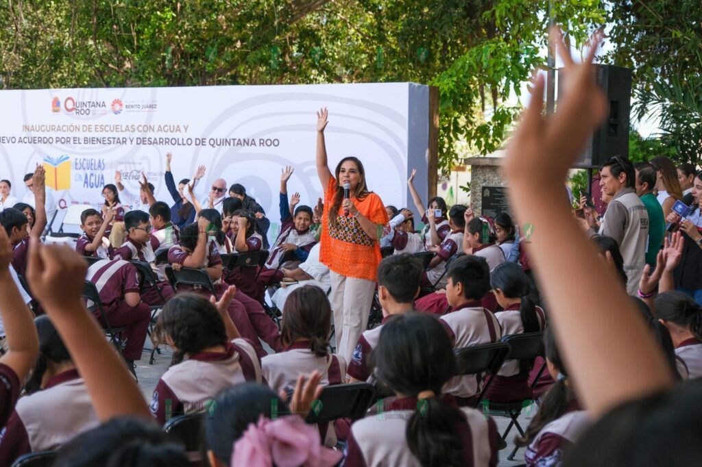 Ponen en marcha “Escuelas con Agua” Mara Lezama y Rodrigo Feria, una iniciativa de Fundación Coca Cola México