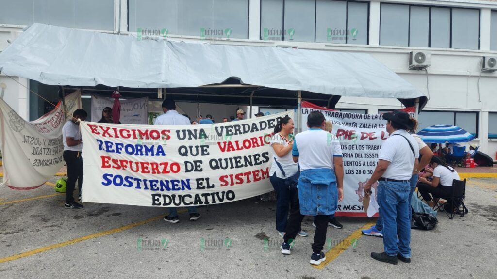 Rechazan maestros disidentes regreso a clases y convocan a manifestación en Playa del Carmen