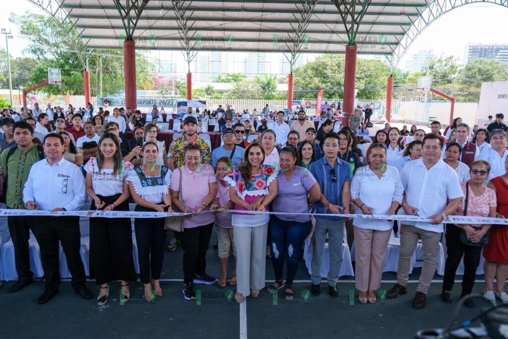 Mara Lezama inaugura la Feria de Empleo “Empléate Mujer” en Cancún